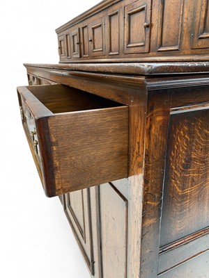 Lot 1022 - An oak low dresser.