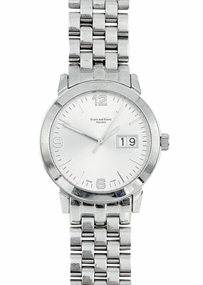 Lot 117 - EVAN AND EVANS ALRESFORD - A stainless steel gentleman's quartz bracelet wristwatch.