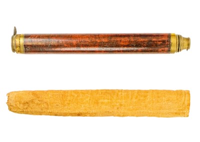 Lot 1634 - A 19th century brass and mahogany single draw telescope.