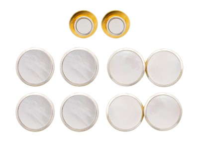Lot 120 - An 18ct and mother-of-pearl dress shirt set.