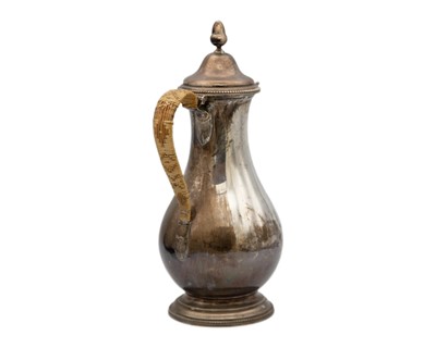 Lot 183 - A George III silver coffee pot by Robert Makepeace & Richard Carter.