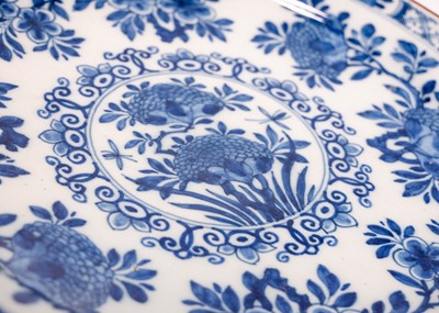 Lot 1005 - An 18th century Dutch Delft dish by Jan Teunis Dextra.