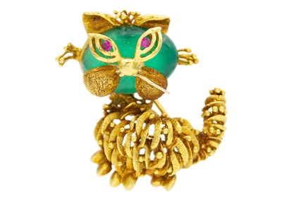 Lot 131 - A 1970's Italian 18ct gem set cat brooch.