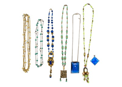 Lot 310 - A selection of 1940's to 1960's costume jewellery necklaces.