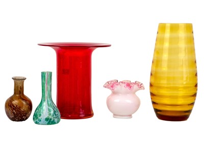 Lot 1542 - A Dartington 'top Hat' red glass vase.