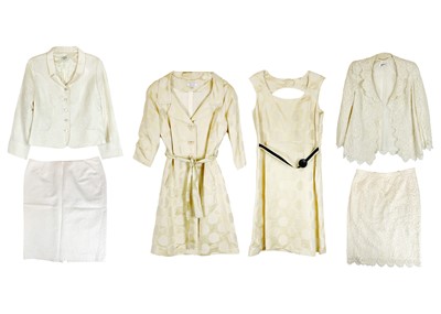 Lot 321 - A Caroline Charles ivory mixed fabric lady's skirt suit.