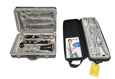 Lot 31 - Two cased clarinets, one by Le Blanc and the...