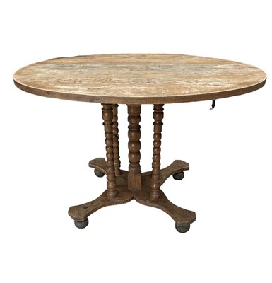 Lot 93 - An oval oak Table with bobbin-turned...