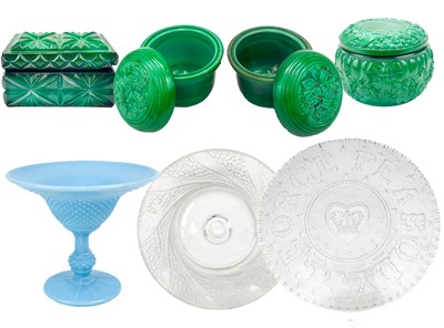 Lot 355 - A collection of mostly Davidson malachite pressed glass.