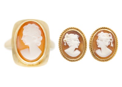 Lot 96 - A 9ct shell cameo ring and a pair of 9ct shell cameo earrings.