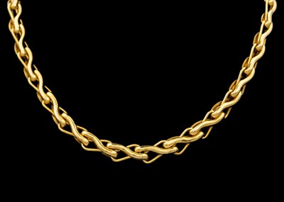 Lot 34 - A modern 18ct hallmarked gold fancy S link necklace.