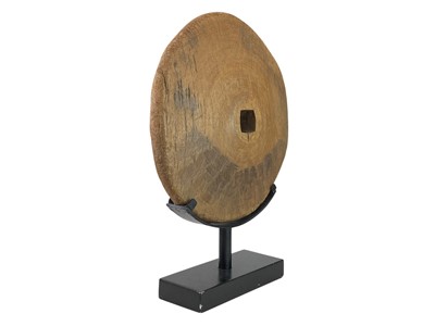 Lot 9 - An Eastern hardwood wheel.