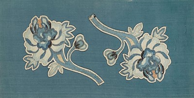Lot 176 - A framed pair of Chinese embroidered peony flowers, late Qing.
