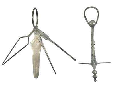 Lot 22 - A Tuareg metal sugar hammer.