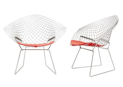 Lot 1092 - After Harry Bertoia a pair of 'Diamond' armchairs.