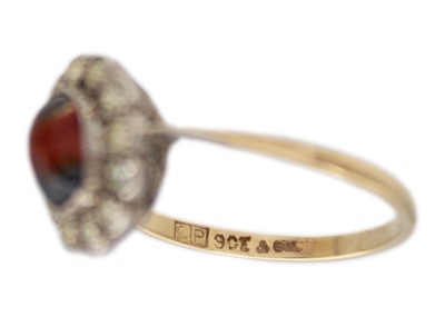 Lot 37 - A selection of three 9ct gold rings.