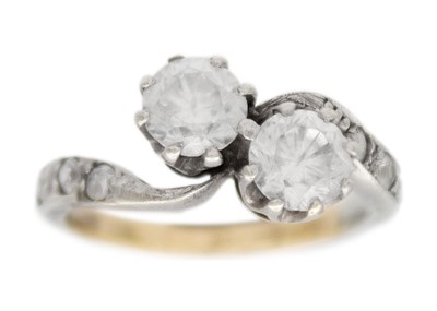 Lot 37 - A selection of three 9ct gold rings.