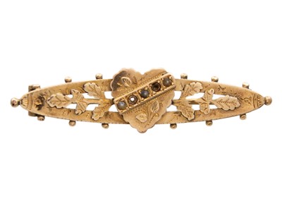 Lot 35 - Two 9k gold heart-shaped design brooches.