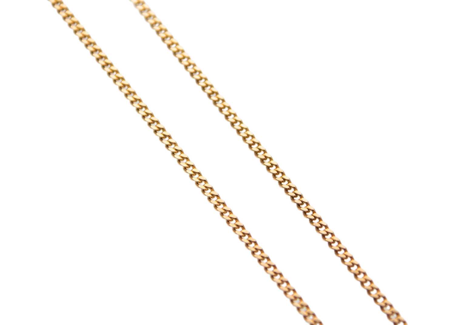 Lot 27 - A 9k curb link chain.