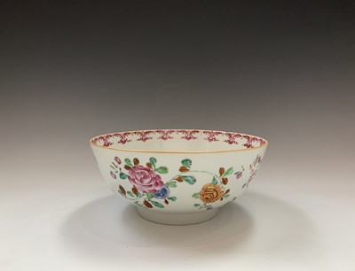 Lot 138 - A Chinese porcelain famille rose bowl, 18th...