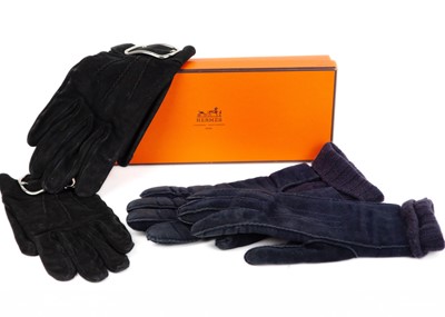 Lot 257 - Two pairs of Hermes suede gloves.