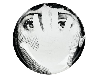 Lot 444 - A Piero Fornasetti 'Hand' circular ashtray.