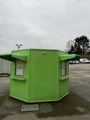 Lot 1390 - Kiosks
