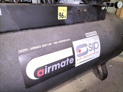 Lot 1402 - Outside
