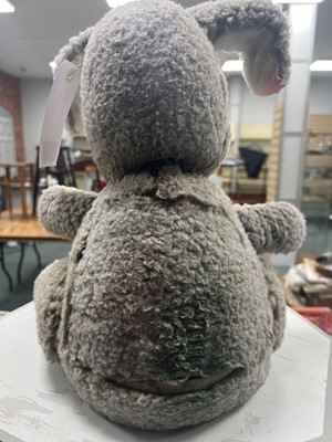 Lot 1237 - The Gallery
