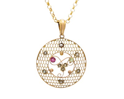 Lot 25 - A 9k Edwardian peridot, tourmaline and seed pearl set pendant on 9k belcher chain.