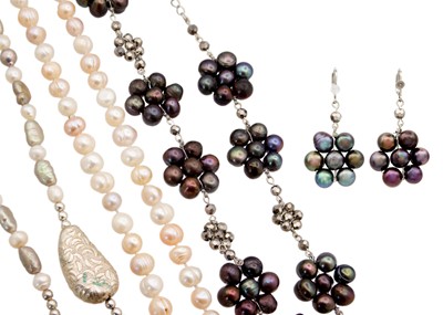 Lot 35 - A selection of cultured freshwater pearl necklaces.