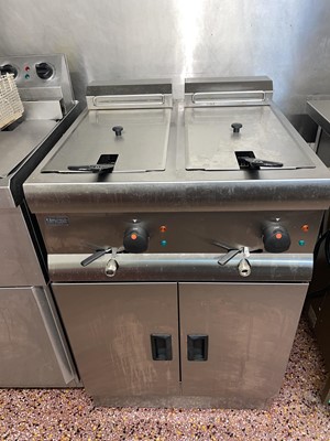 Lot 2027 - Flambards Catering