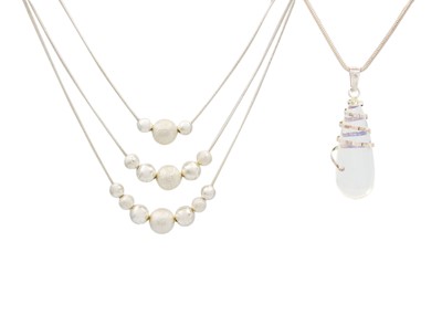 Lot 22 - A selection of two silver necklaces.
