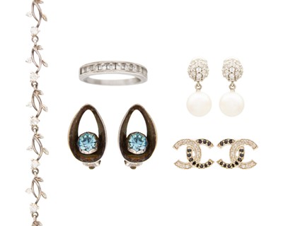 Lot 2 - HERMAN SEARSBOL silver pair of ear clips with a selection of silver jewellery.