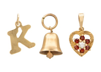 Lot 6 - A selection of three 9k gold pendants/charms.