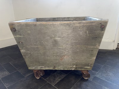 Lot 1486 - Outside