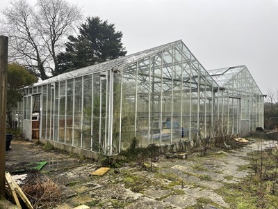 Lot 1489 - Greenhouse.