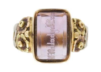 Lot 20 - A good Georgian high purity tri-colour gold amethyst set swivel memorial ring.