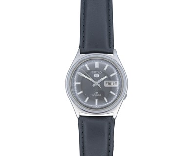 Lot 1036 - SEIKO - A DX automatic stainless steel gentleman's wristwatch.