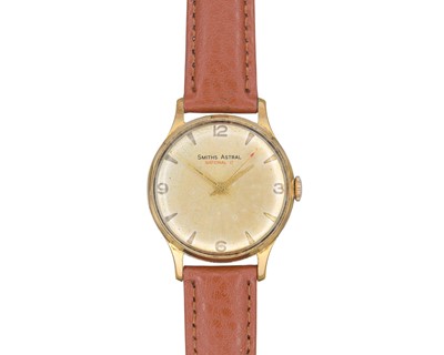 Lot 1081 - SMITHS ASTRAL - A National 17 gold-plated gentleman's manual wind wristwatch.