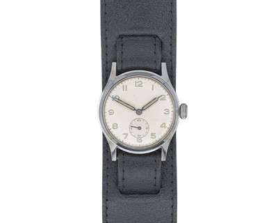 Lot 1174 - PERRENIN - A French military stainless steel gentleman's wristwatch.