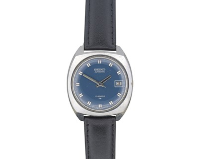 Lot 1108 - SEIKO - An automatic stainless steel gentleman's wristwatch, ref. 7005-8042.