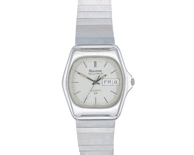 Lot 1076 - BULOVA - An Accutron stainless steel quartz gentleman's bracelet wristwatch.