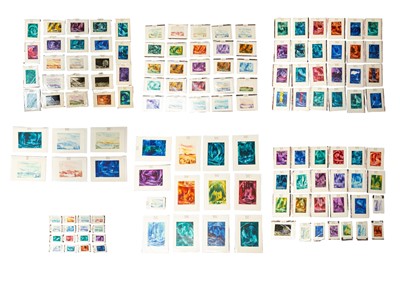 Lot 228 - Linda R CROUCH (XX-XXI)