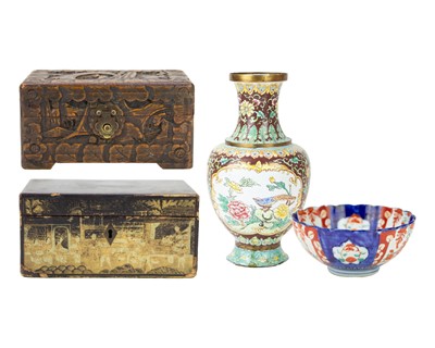 Lot 709 - A Chinese export black lacquer tea caddy.