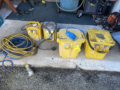 Lot 1502 - Outside