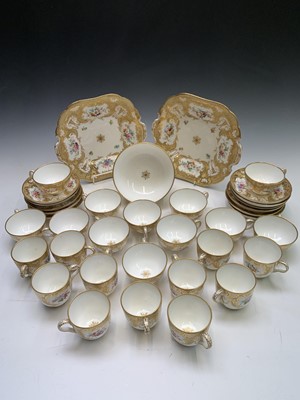 Lot 801 - A 19th century English porcelain tea andd...
