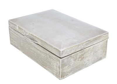Lot 10 - An Edward IIV silver cigar box by Deakin & Francis.