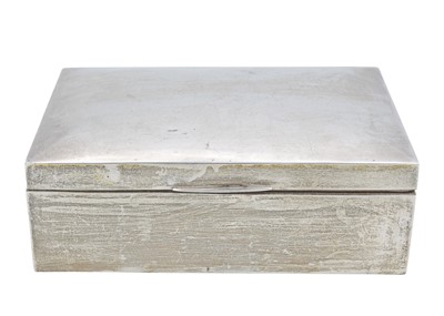 Lot 10 - An Edward IIV silver cigar box by Deakin & Francis.