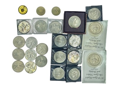 Lot 195 - A collection of GB commemorative coins.